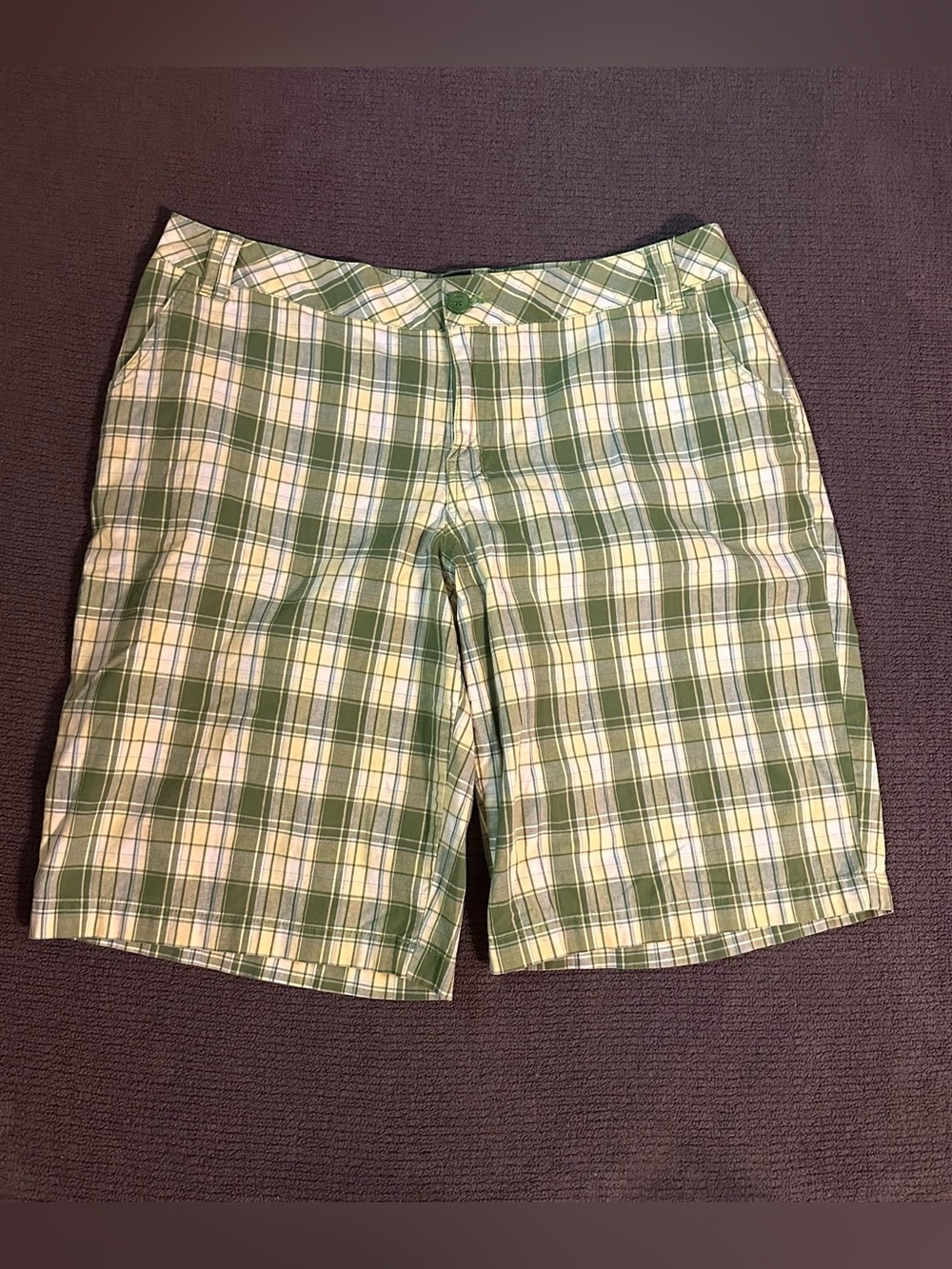 Lane Bryant Green and Cream Plaid Bermuda Shorts Y2K Size 18